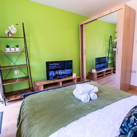 090 Beautiful 1 Bedroom Flat Near Luton Town And Station Exterior photo