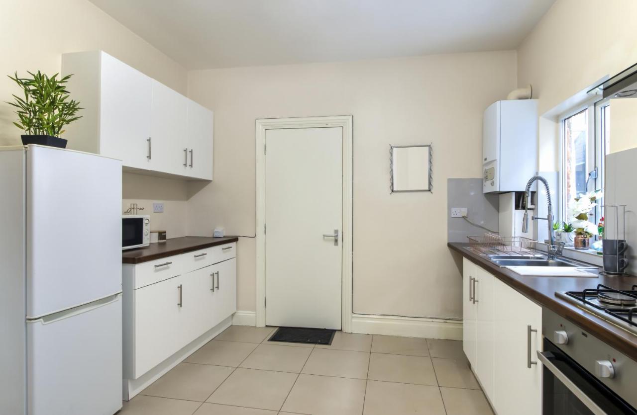 090 Beautiful 1 Bedroom Flat Near Luton Town And Station Exterior photo