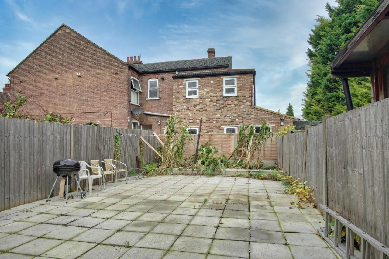 090 Beautiful 1 Bedroom Flat Near Luton Town And Station Exterior photo