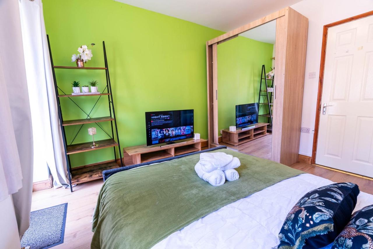 090 Beautiful 1 Bedroom Flat Near Luton Town And Station Exterior photo